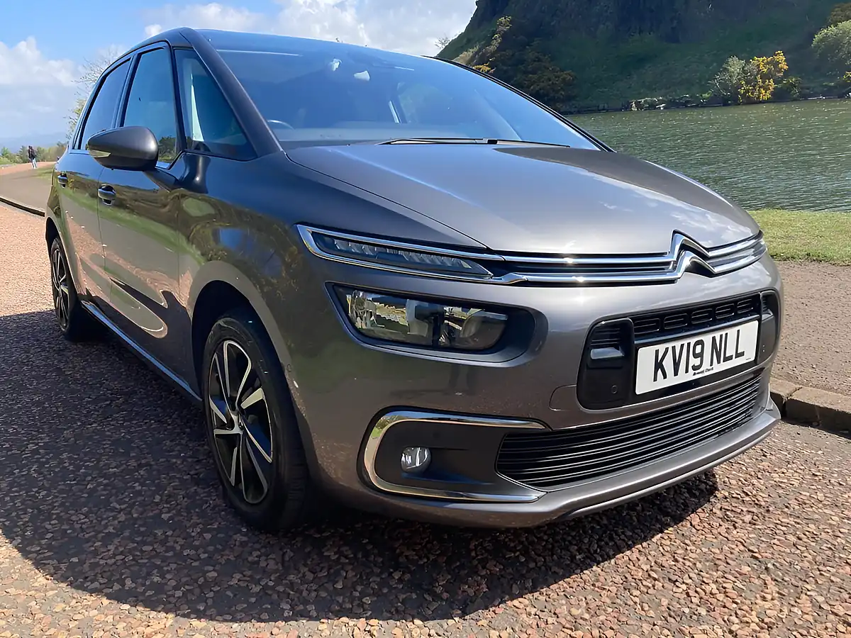 Used 2019 Citroen C4 Spacetourer Flair Grey - Front View