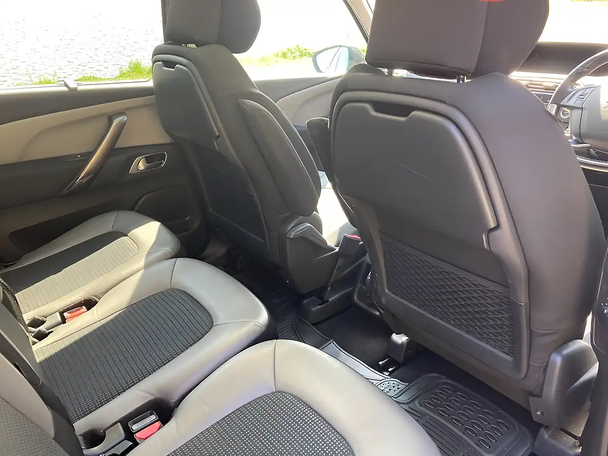 Used 2019 Citroen C4 Spacetourer Flair Grey - Interior and Exterior details 12