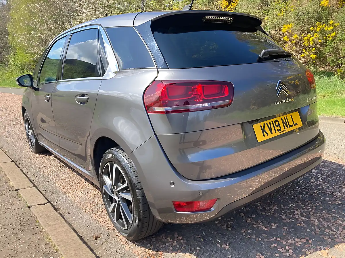 Used 2019 Citroen C4 Spacetourer Flair Grey - Interior and Exterior details 4