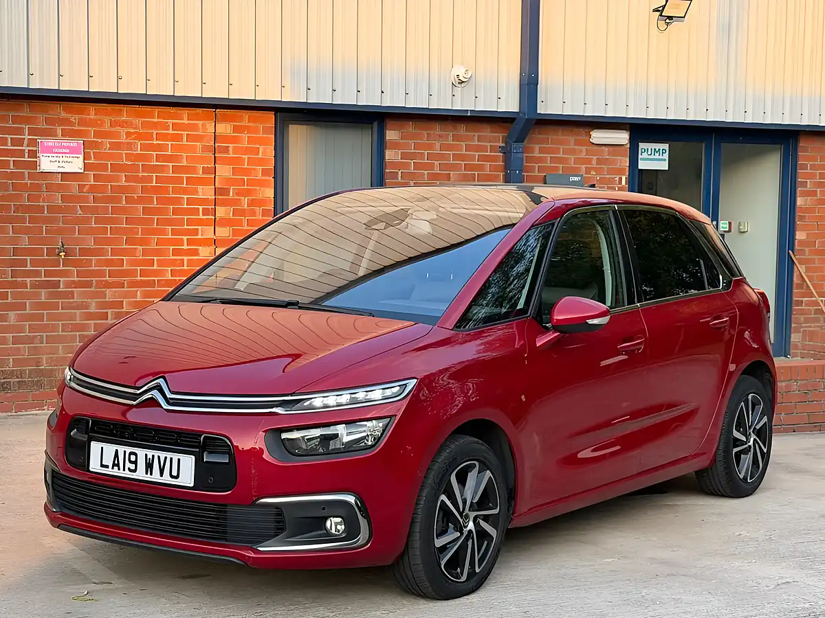 Used 2019 Citroen C4 Spacetourer Flair Red - Front View