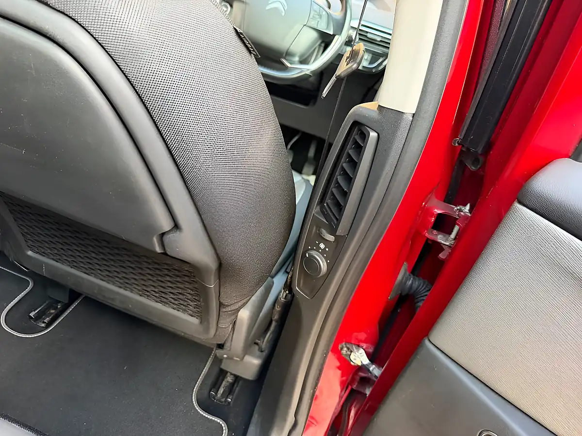 Used 2019 Citroen C4 Spacetourer Flair Red - Interior and Exterior details 11