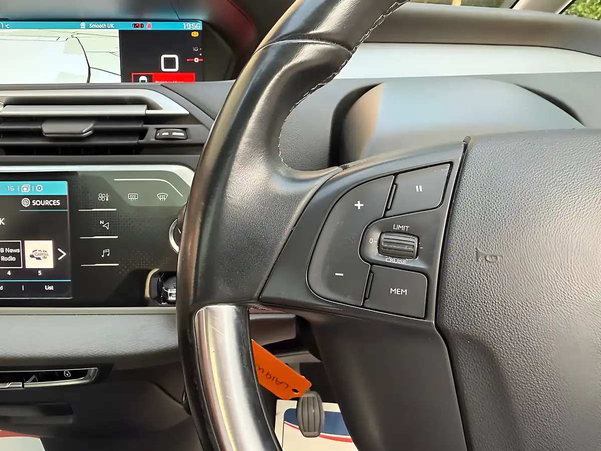 Used 2019 Citroen C4 Spacetourer Flair Red - Interior and Exterior details 13