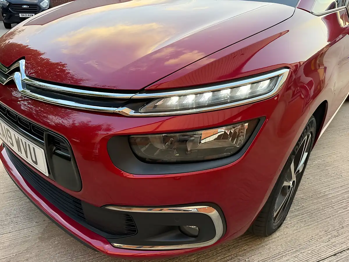 Used 2019 Citroen C4 Spacetourer Flair Red - Interior and Exterior details 17
