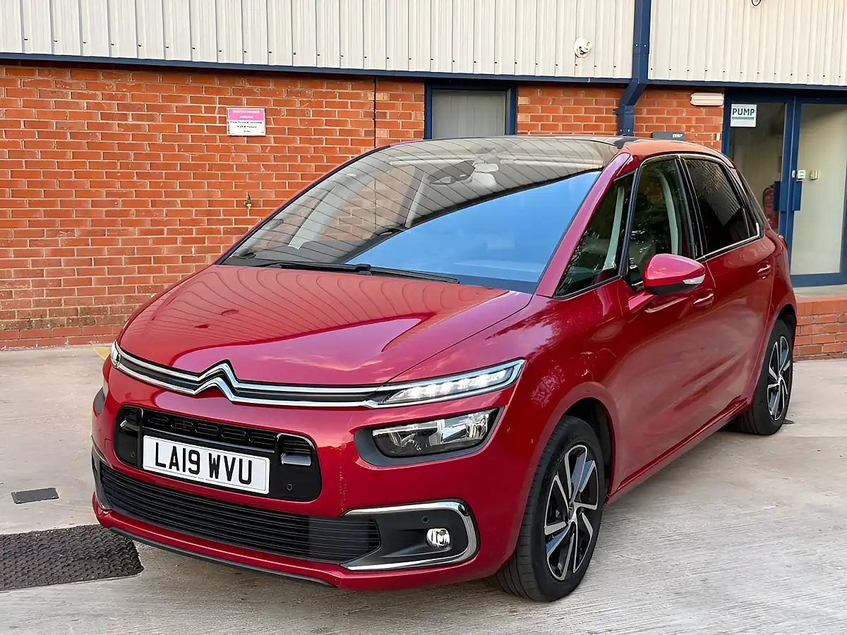 Used 2019 Citroen C4 Spacetourer Flair Red - Interior and Exterior details 19