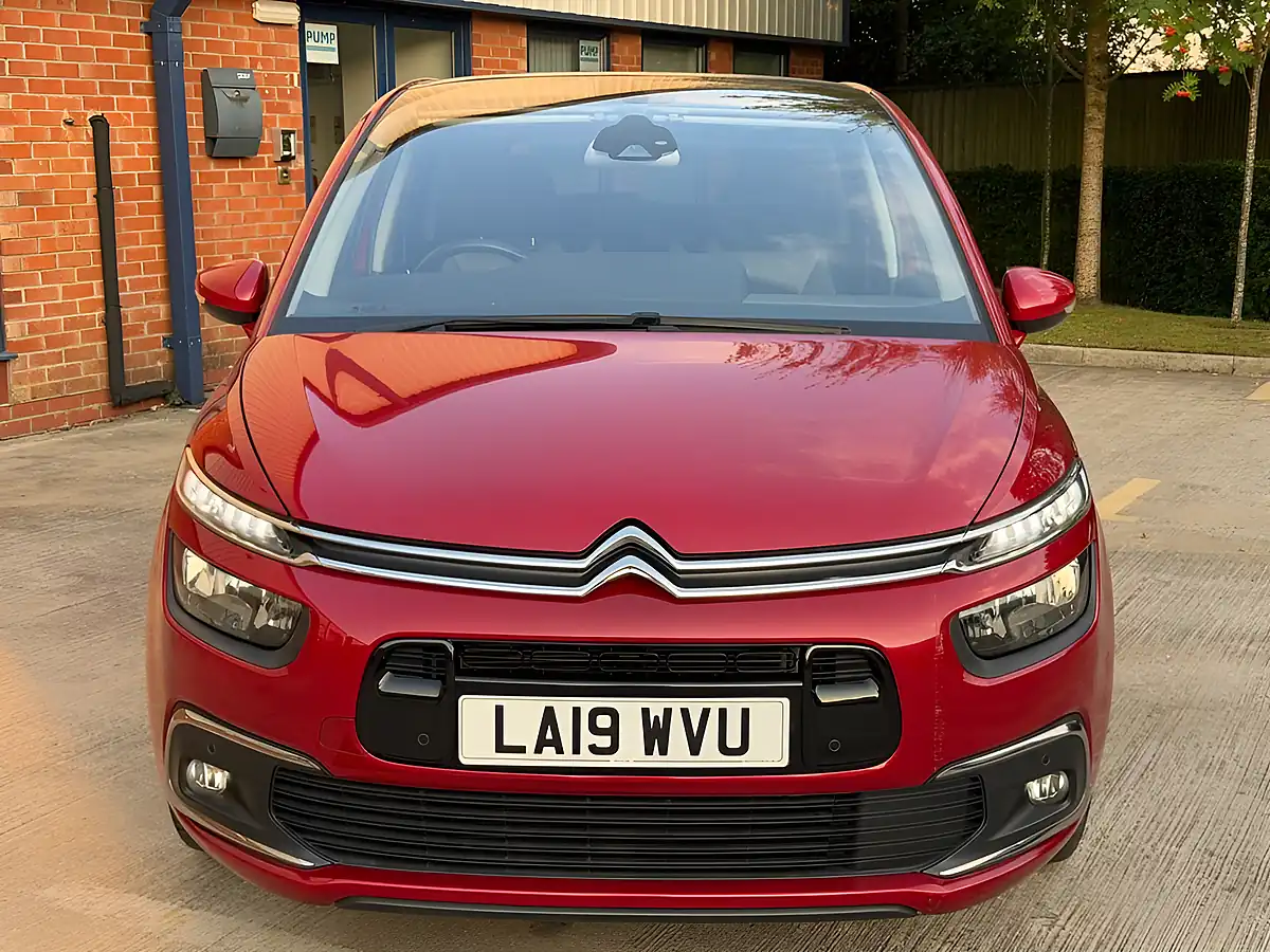 Used 2019 Citroen C4 Spacetourer Flair Red - Interior and Exterior details 8