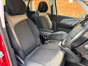Used 2019 Citroen C4 Spacetourer Flair Red - Interior and Exterior details 9