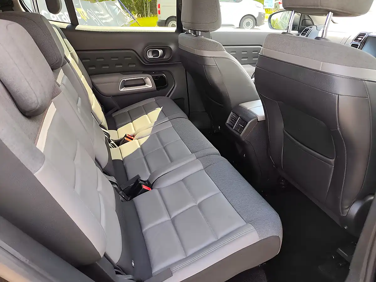 Used 2019 Citroen C5 Aircross Flair Blue Black - Interior and Exterior details 12
