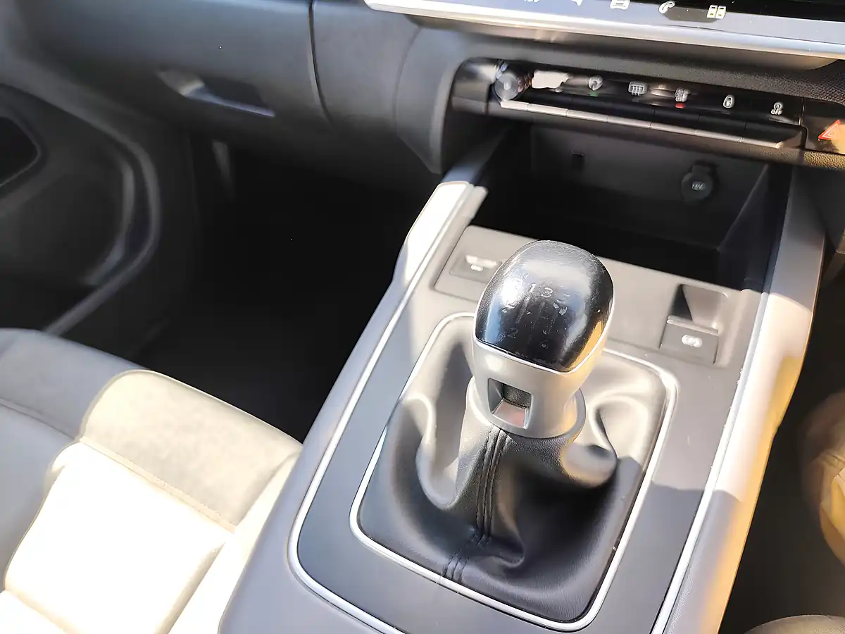 Used 2019 Citroen C5 Aircross Flair Blue Black - Interior and Exterior details 19