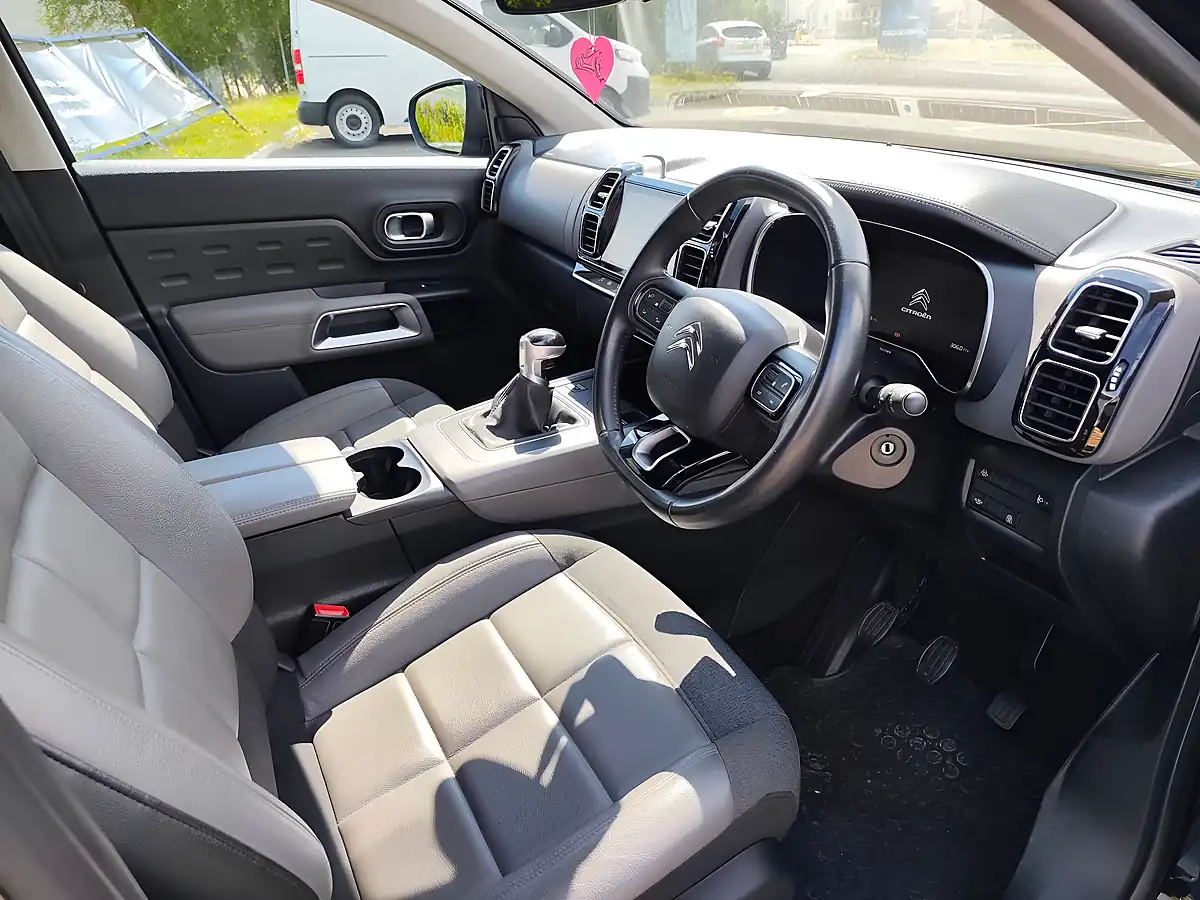Used 2019 Citroen C5 Aircross Flair Blue Black - Interior and Exterior details 9