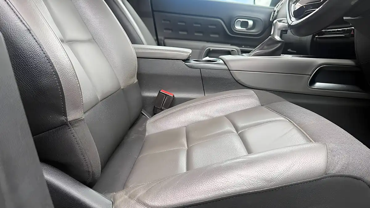 Used 2019 Citroen C5 Aircross Flair Cumulus Grey - Interior and Exterior details 16