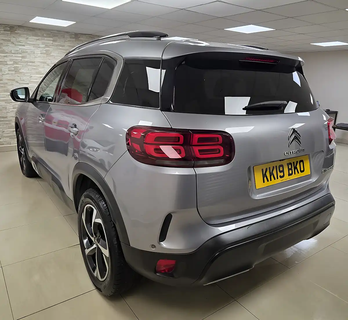 Used 2019 Citroen C5 Aircross Flair Grey - Interior and Exterior details 4
