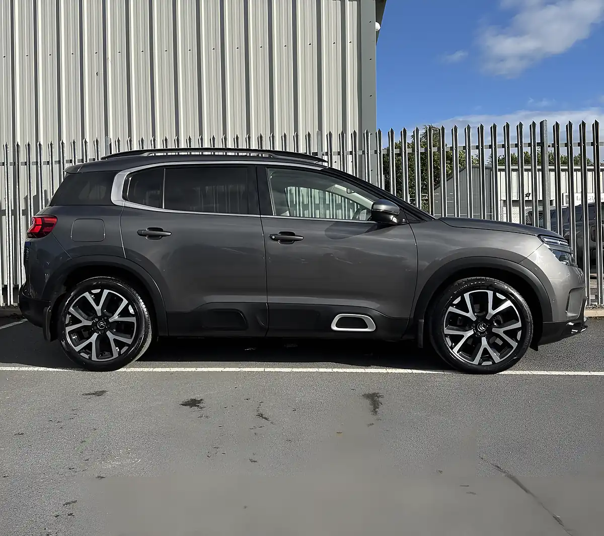 Used 2019 Citroen C5 Aircross Flair Plus Grey - Interior and Exterior details 7
