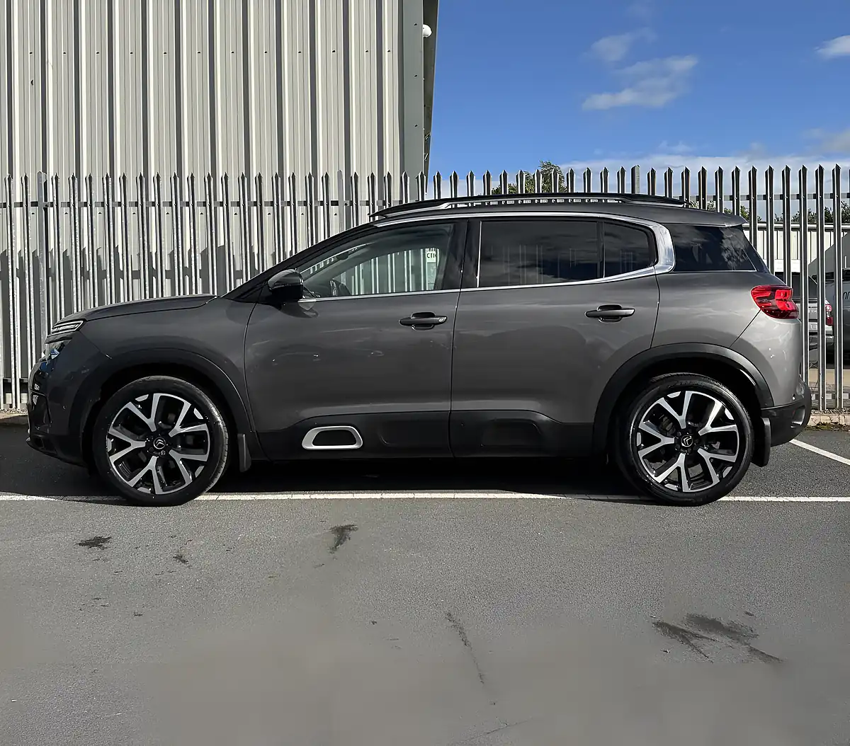 Used 2019 Citroen C5 Aircross Flair Plus Grey - Interior and Exterior details 8