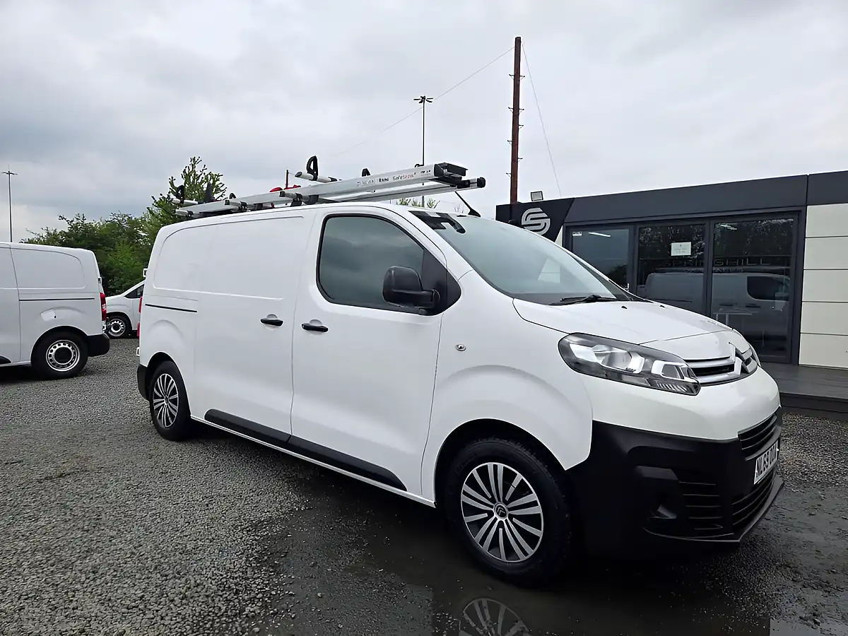 Used 2019 Citroen Dispatch 1000 X M White - Front View