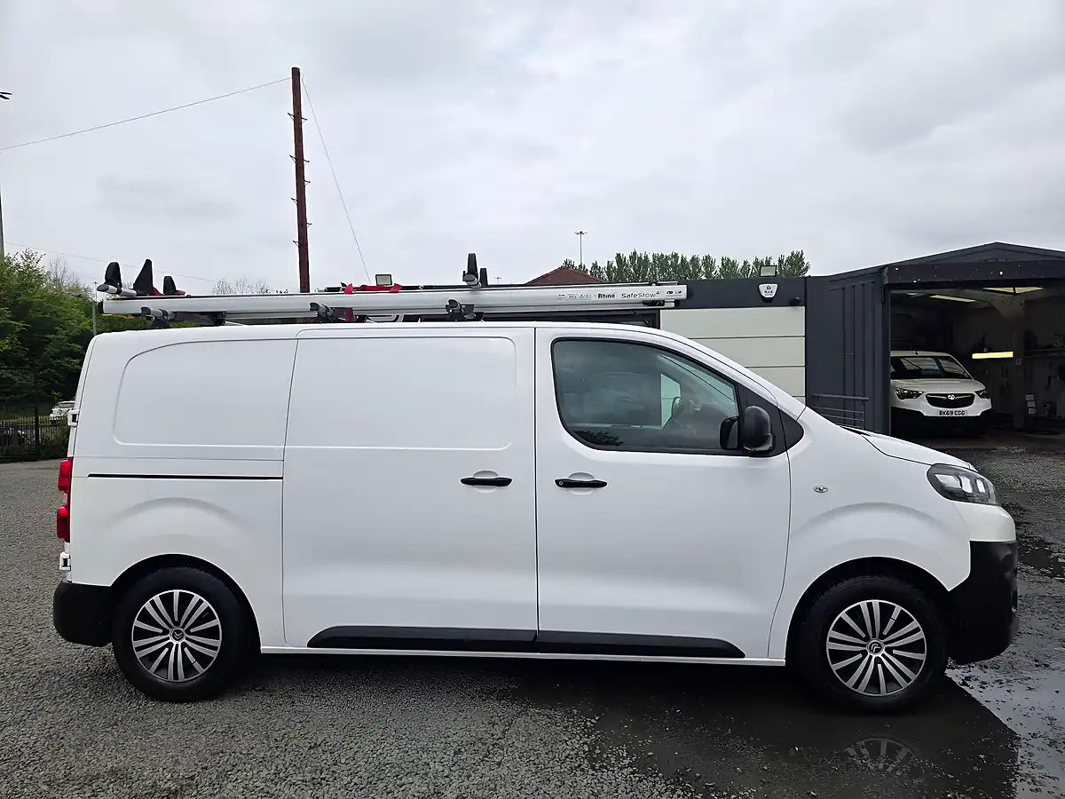 Used 2019 Citroen Dispatch 1000 X M White - Interior and Exterior details 3