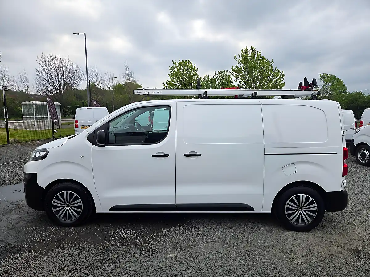 Used 2019 Citroen Dispatch 1000 X M White - Interior and Exterior details 8