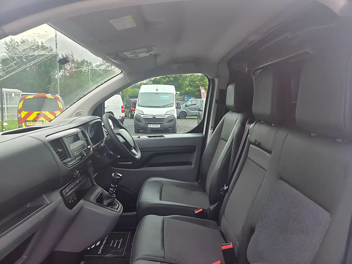Used 2019 Citroen Dispatch 1200 X Xl White - Interior and Exterior details 19
