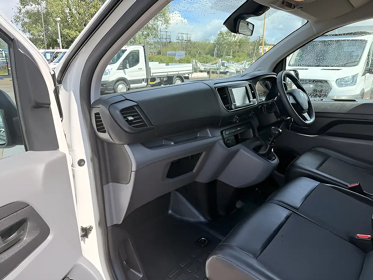 Used 2019 Citroen Dispatch 1400 Enterprise White - Interior and Exterior details 14