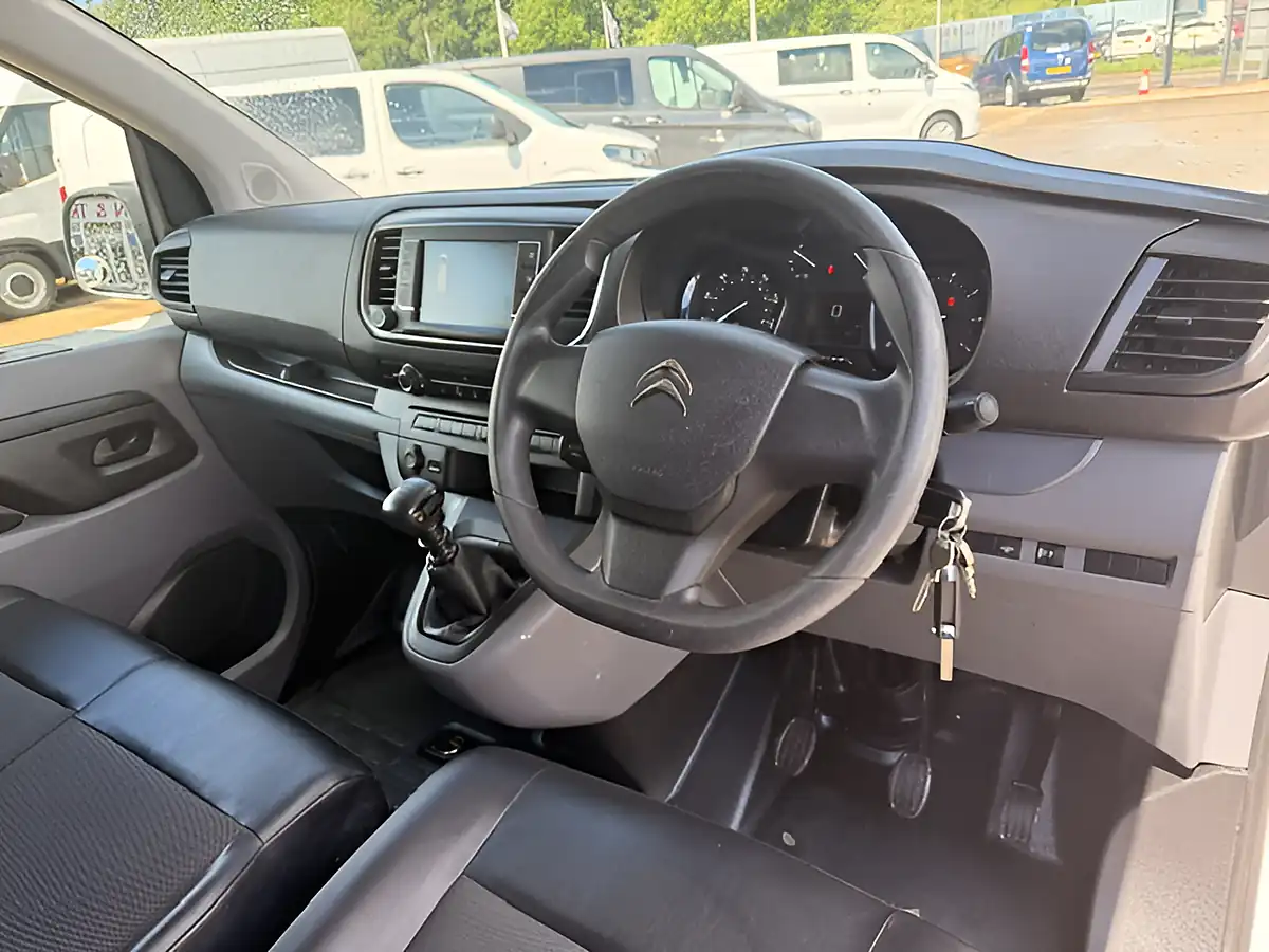 Used 2019 Citroen Dispatch 1400 Enterprise White - Interior and Exterior details 16