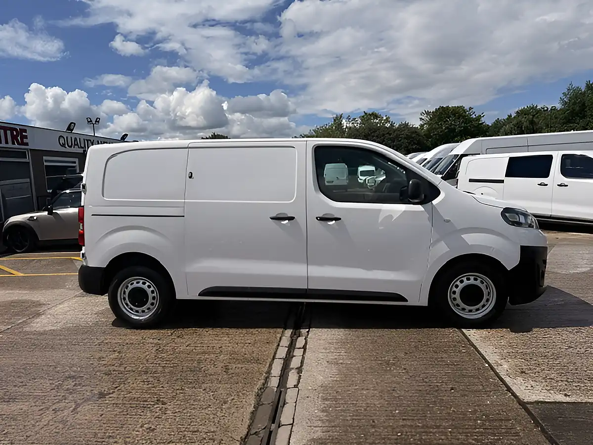 Used 2019 Citroen Dispatch 1400 Enterprise White - Interior and Exterior details 2