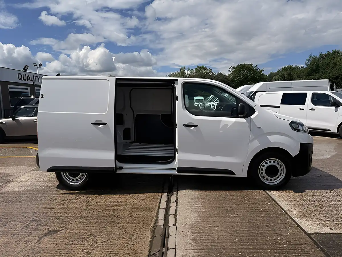 Used 2019 Citroen Dispatch 1400 Enterprise White - Interior and Exterior details 3