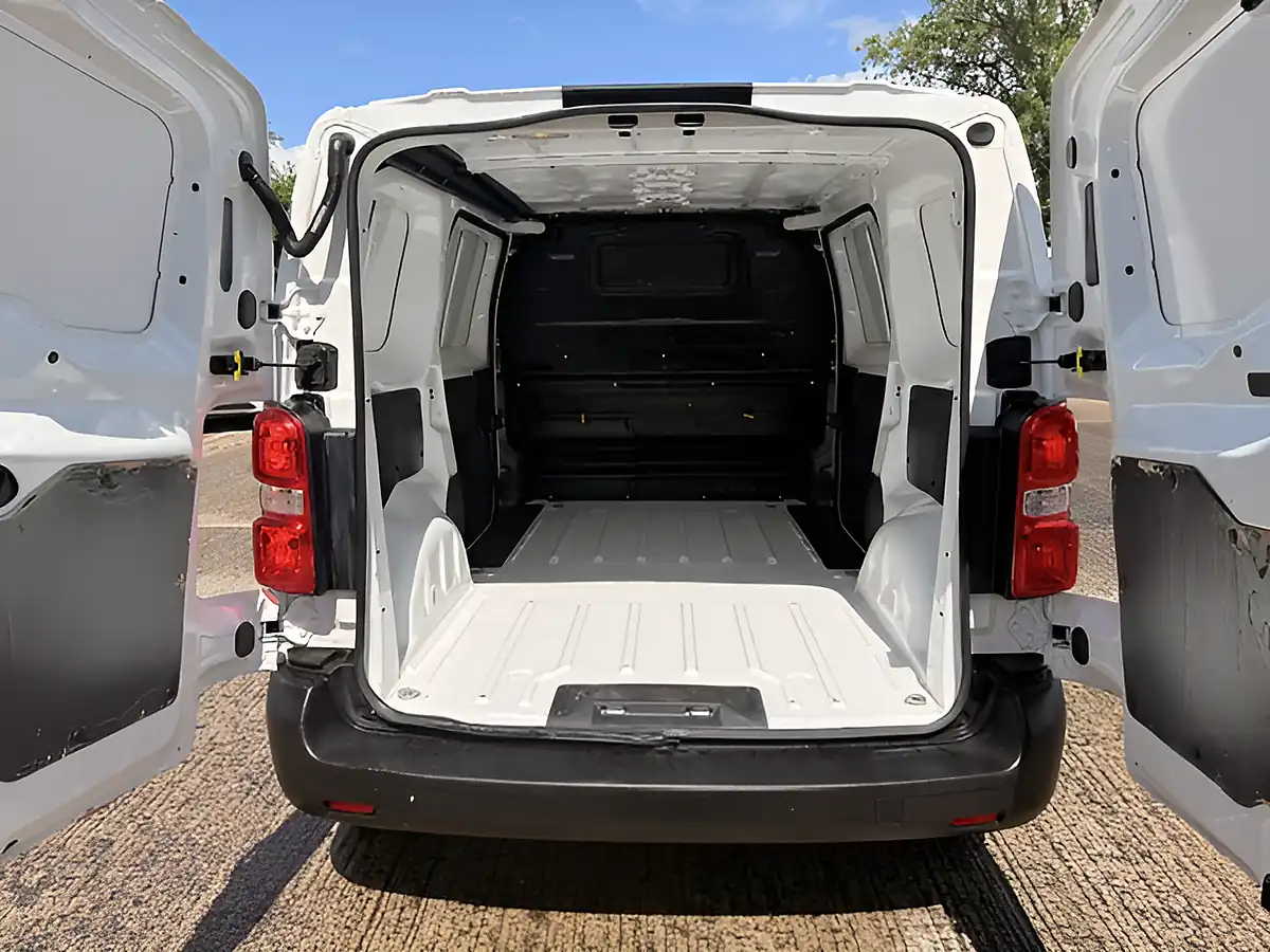 Used 2019 Citroen Dispatch 1400 Enterprise White - Interior and Exterior details 6
