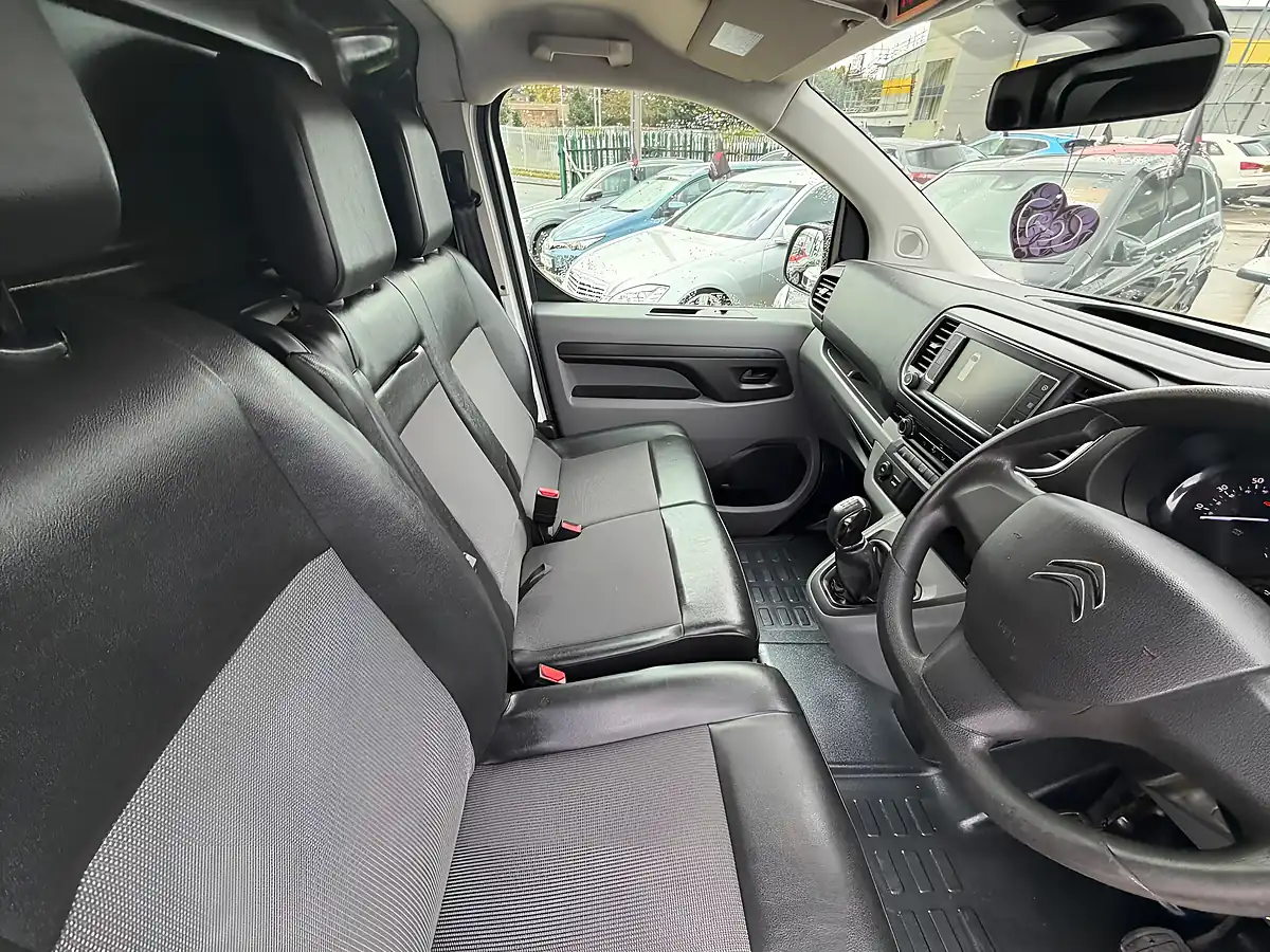Used 2019 Citroen Dispatch Enterprise M White - Interior and Exterior details 12