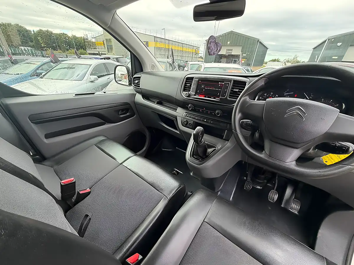 Used 2019 Citroen Dispatch Enterprise M White - Interior and Exterior details 14