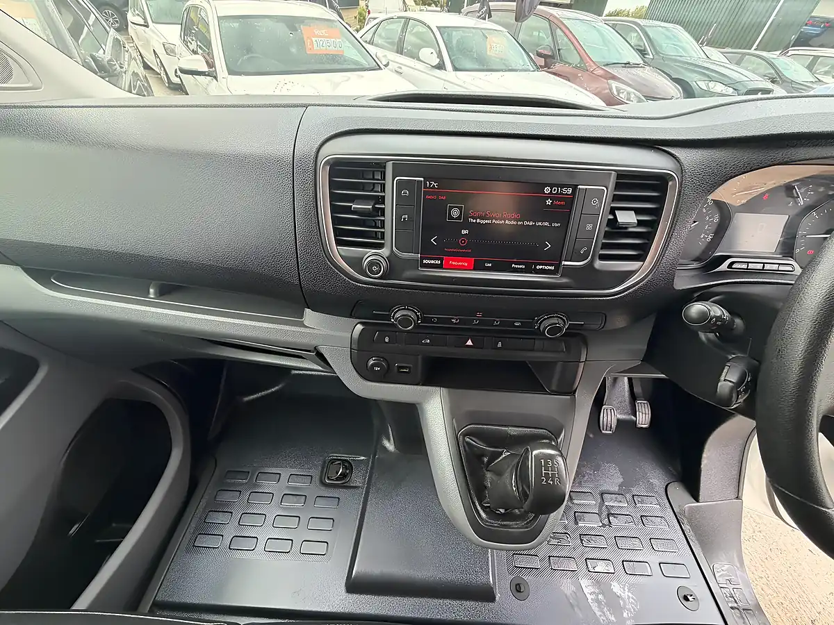 Used 2019 Citroen Dispatch Enterprise M White - Interior and Exterior details 15