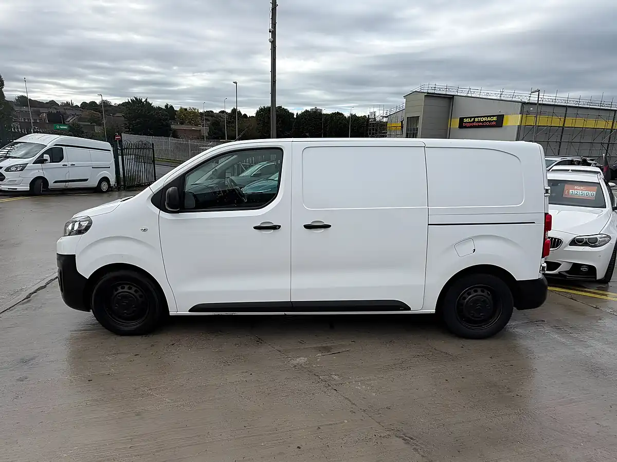 Used 2019 Citroen Dispatch Enterprise M White - Interior and Exterior details 5