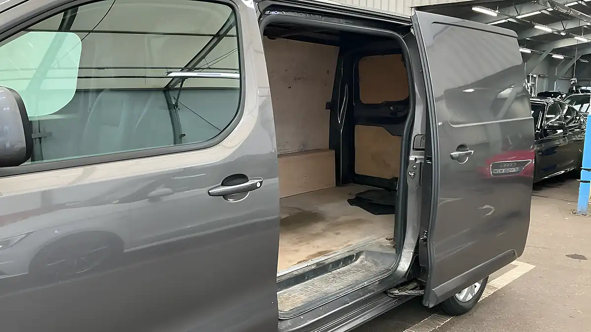 Used 2019 Citroen Dispatch Enterprise Plus M Grey - Interior and Exterior details 10