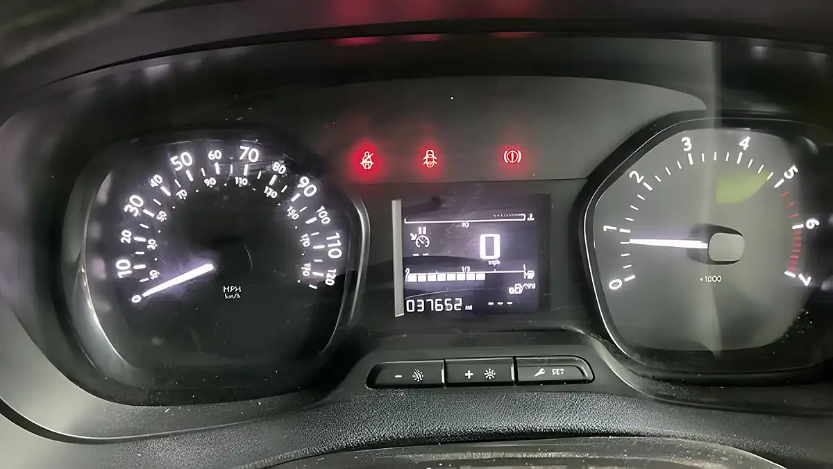 Used 2019 Citroen Dispatch X Xl White - Interior and Exterior details 10