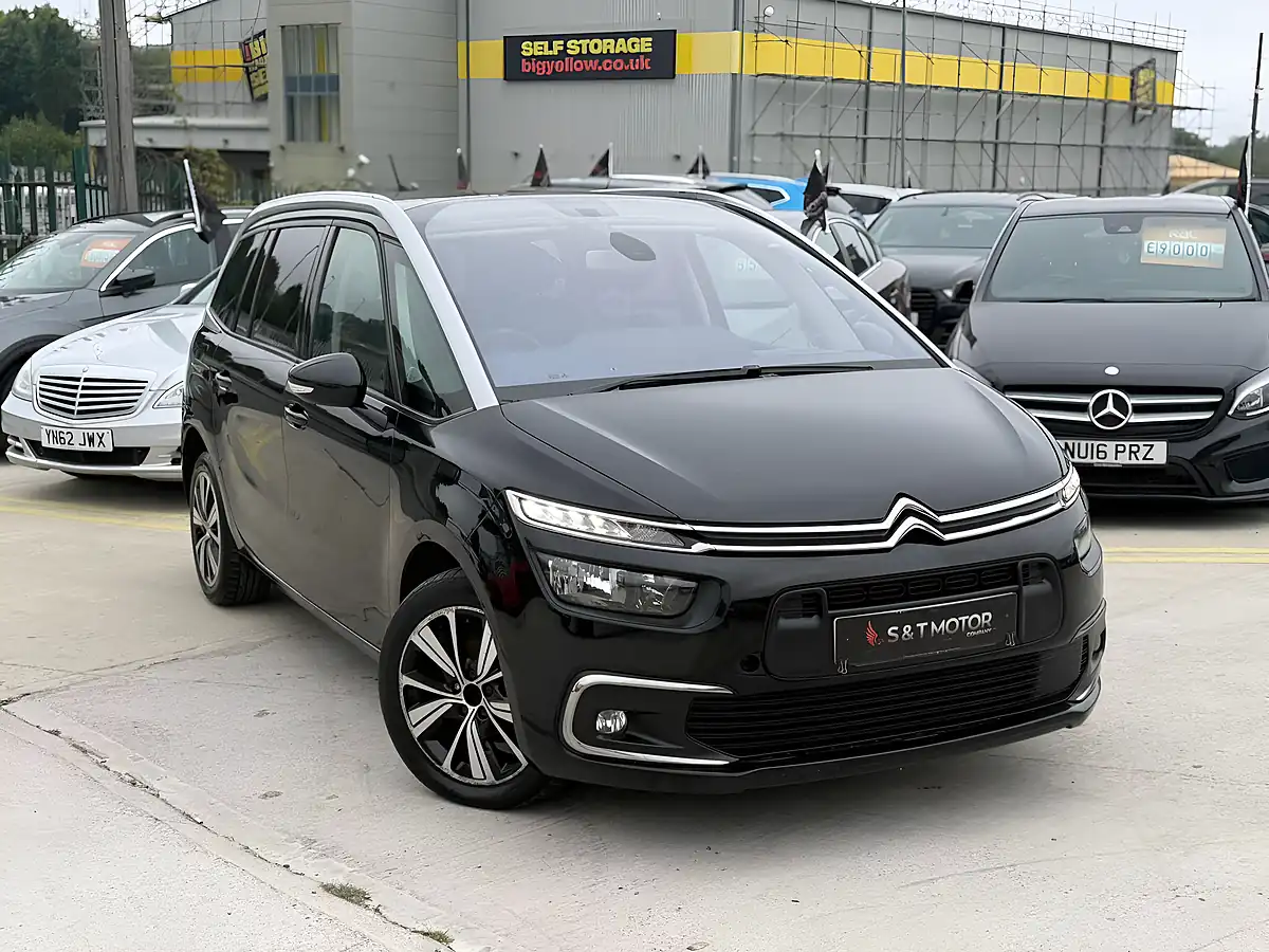 Used 2019 Citroen Grand C4 Spacetourer Feel Black - Front View