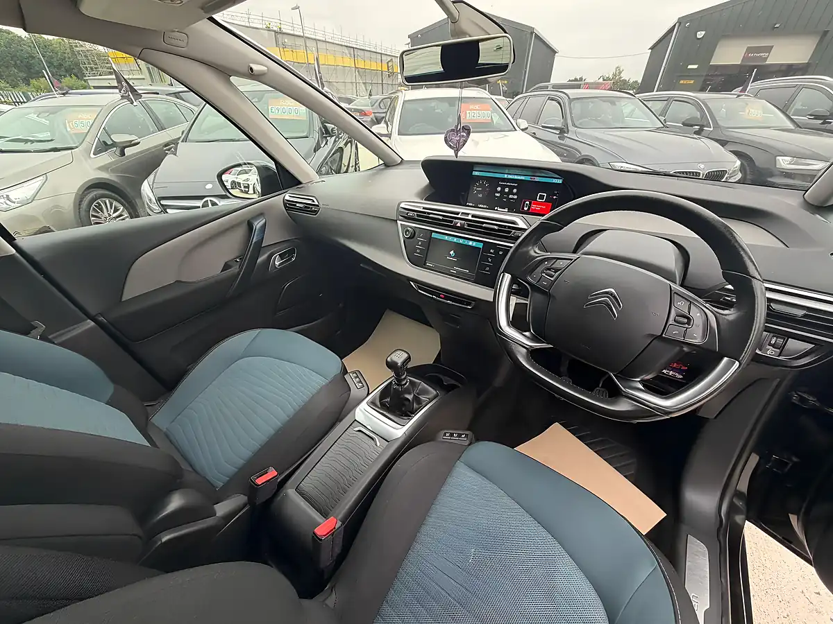 Used 2019 Citroen Grand C4 Spacetourer Feel Black - Interior and Exterior details 11