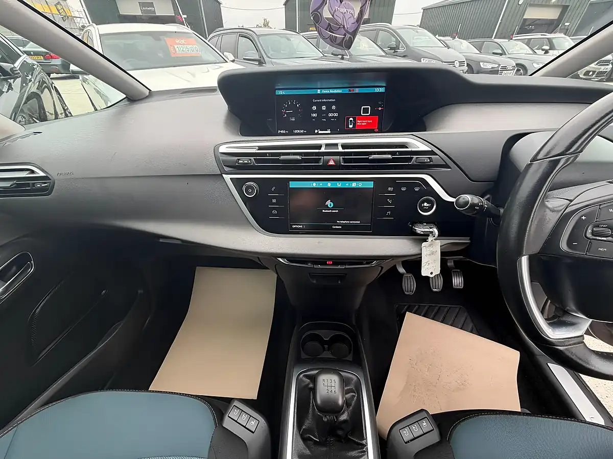 Used 2019 Citroen Grand C4 Spacetourer Feel Black - Interior and Exterior details 12