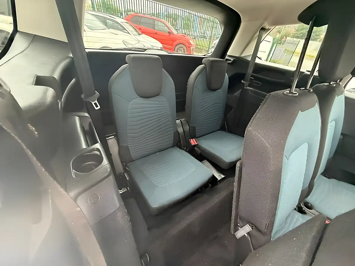 Used 2019 Citroen Grand C4 Spacetourer Feel Black - Interior and Exterior details 16