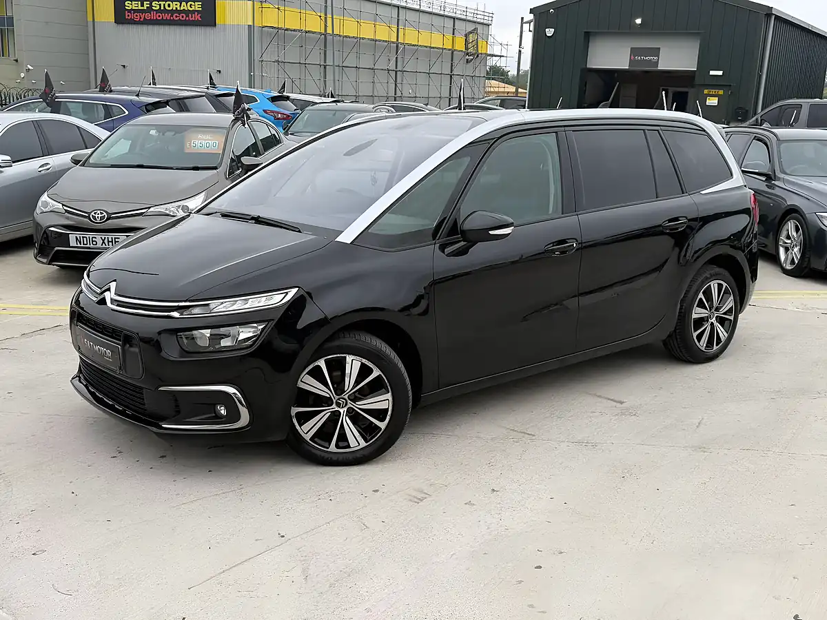 Used 2019 Citroen Grand C4 Spacetourer Feel Black - Interior and Exterior details 4