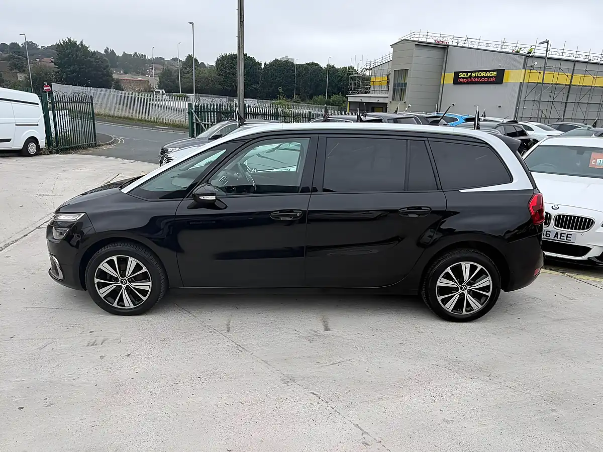Used 2019 Citroen Grand C4 Spacetourer Feel Black - Interior and Exterior details 8