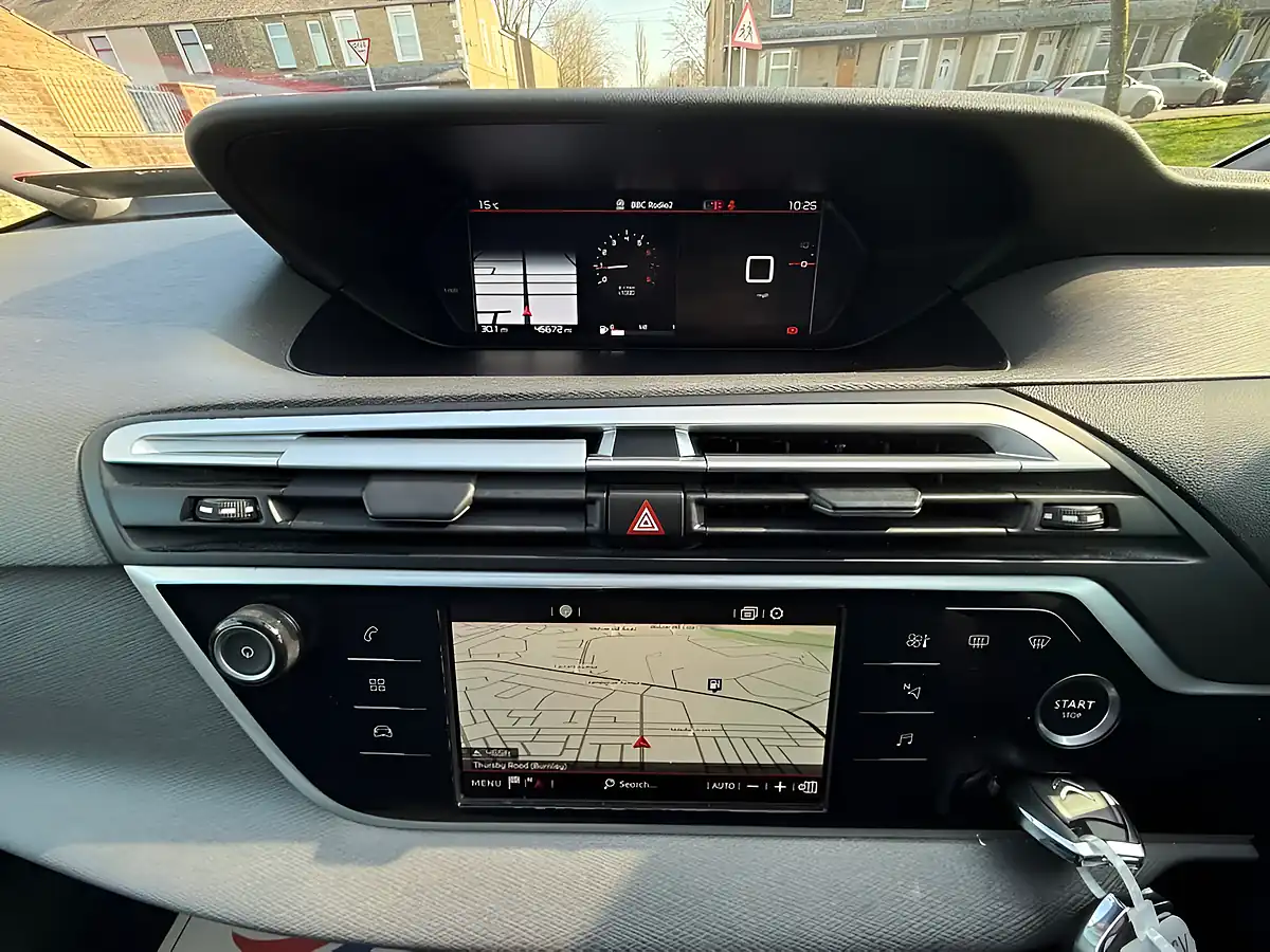 Used 2019 Citroen Grand C4 Spacetourer Feel Grey - Interior and Exterior details 16