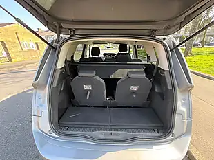 Used 2019 Citroen Grand C4 Spacetourer Feel Grey - Interior and Exterior details 9