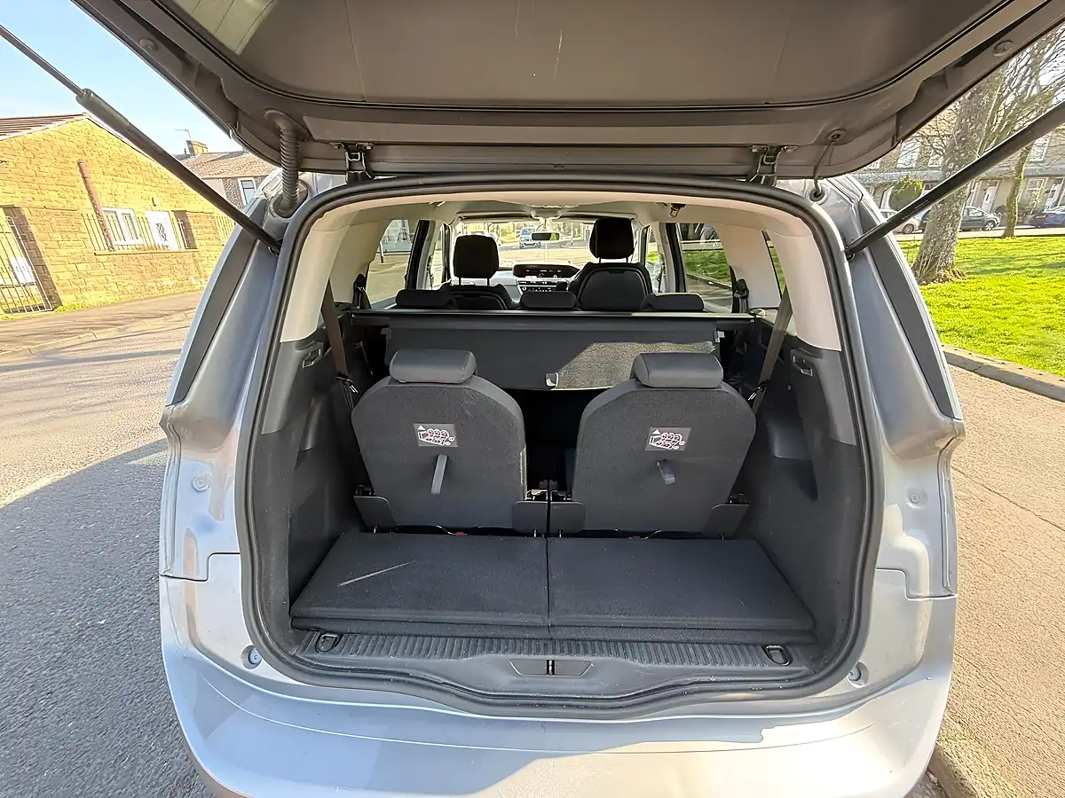 Used 2019 Citroen Grand C4 Spacetourer Feel Grey - Interior and Exterior details 9