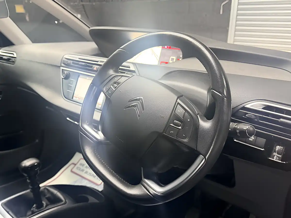 Used 2019 Citroen Grand C4 Spacetourer Feel Grey - Interior and Exterior details 12
