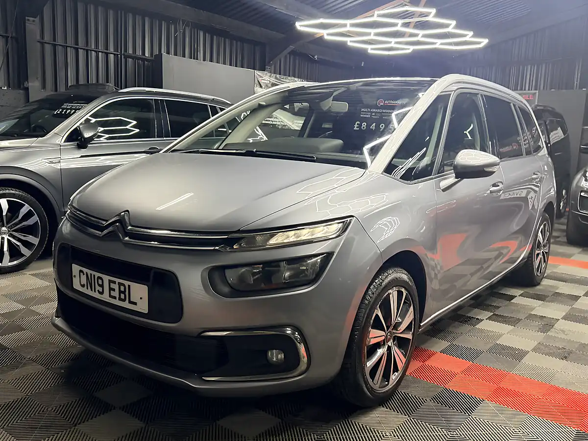 Used 2019 Citroen Grand C4 Spacetourer Feel Grey - Interior and Exterior details 7