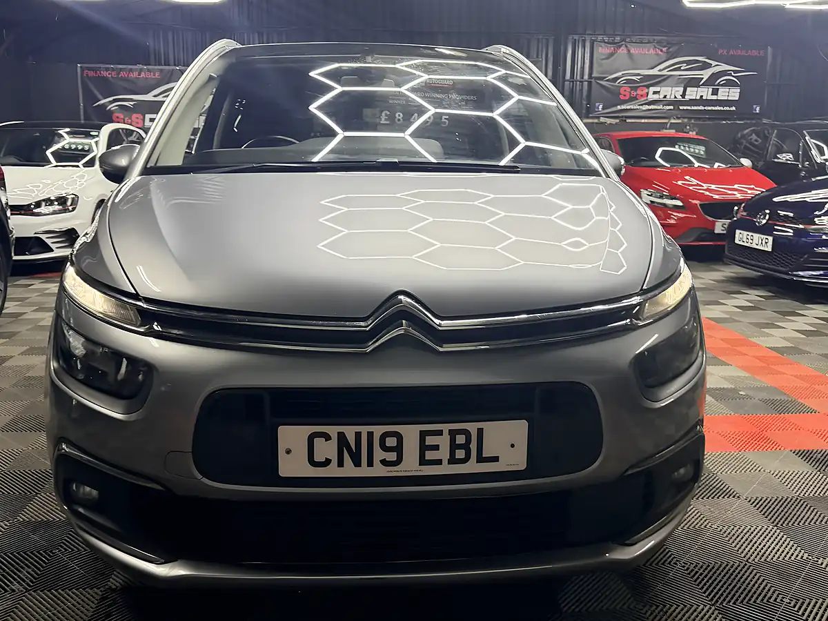 Used 2019 Citroen Grand C4 Spacetourer Feel Grey - Interior and Exterior details 8