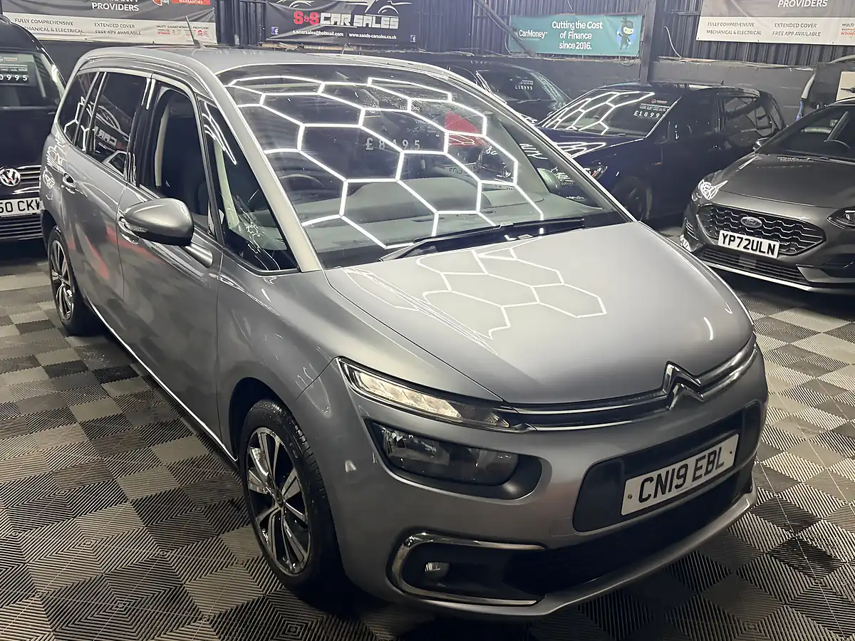 Used 2019 Citroen Grand C4 Spacetourer Feel Grey - Interior and Exterior details 9
