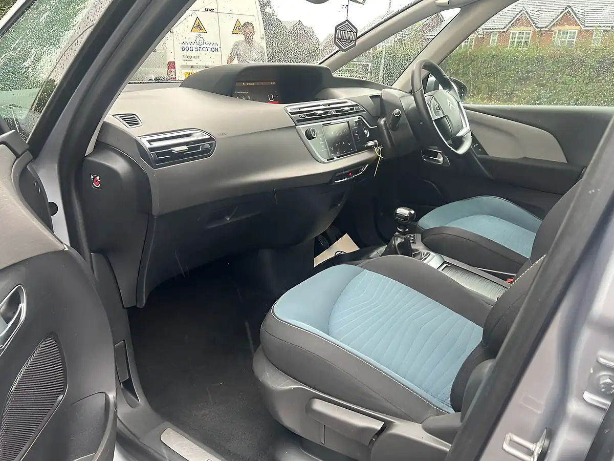 Used 2019 Citroen Grand C4 Spacetourer Feel Grey - Interior and Exterior details 11