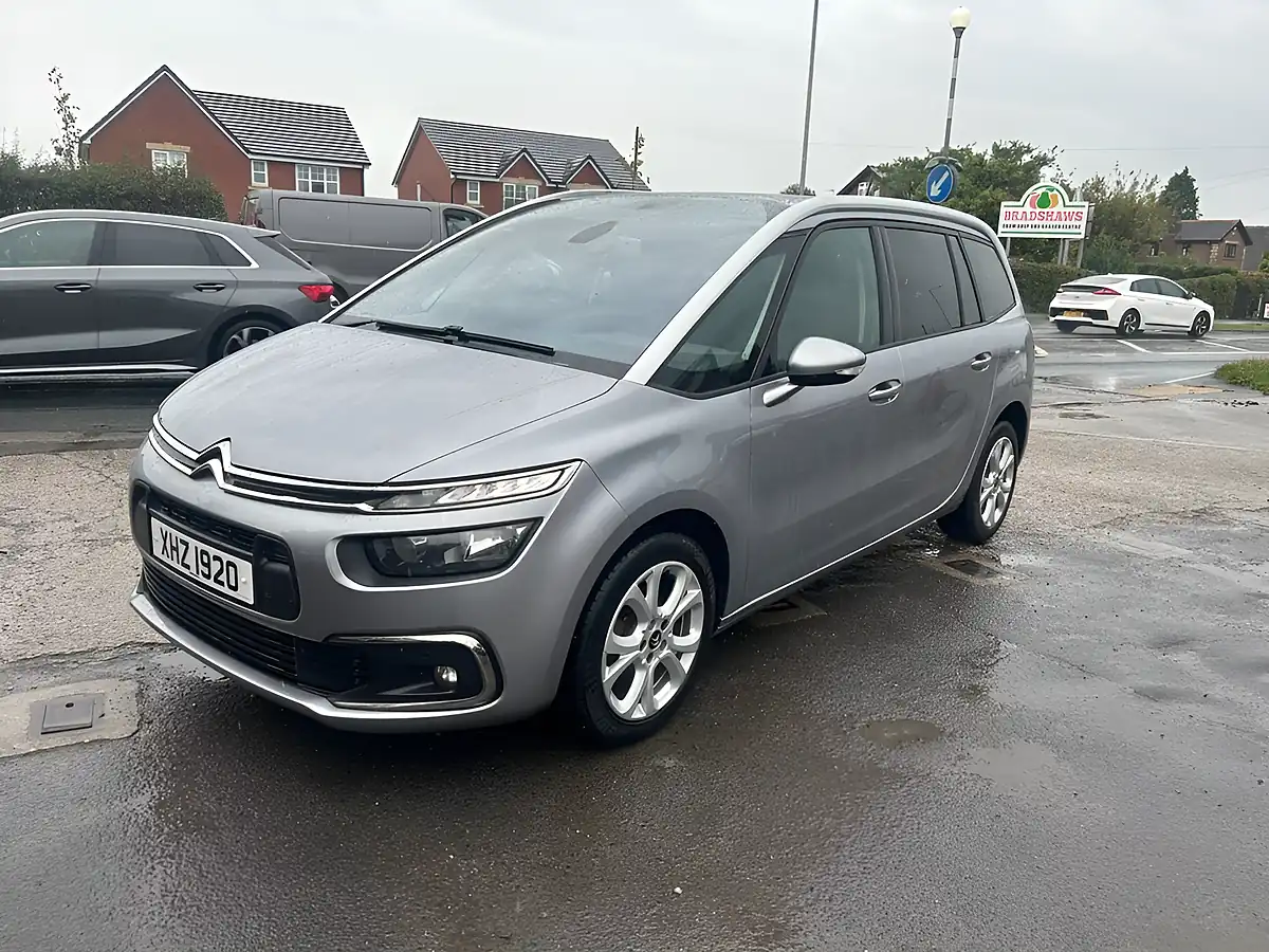 Used 2019 Citroen Grand C4 Spacetourer Feel Grey - Interior and Exterior details 20