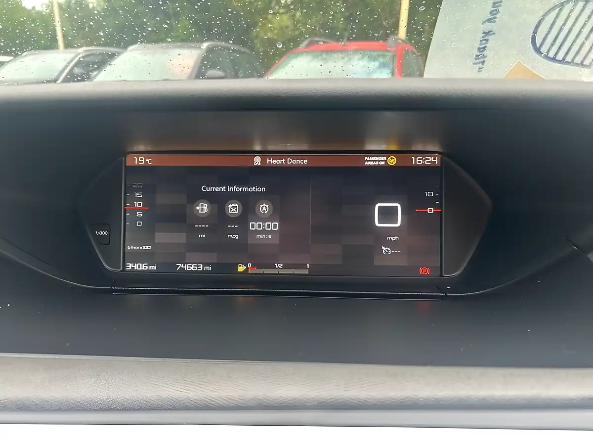 Used 2019 Citroen Grand C4 Spacetourer Feel Grey - Interior and Exterior details 4