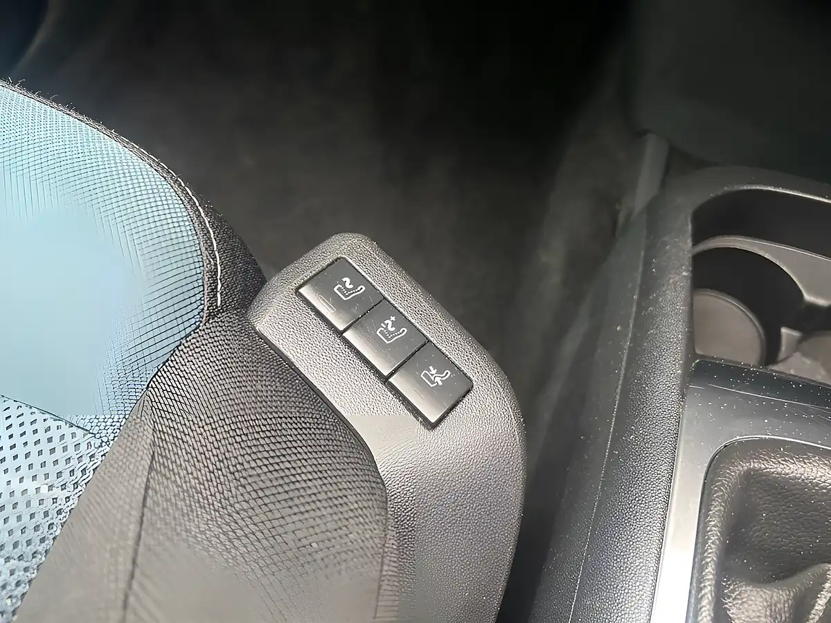 Used 2019 Citroen Grand C4 Spacetourer Feel Grey - Interior and Exterior details 7