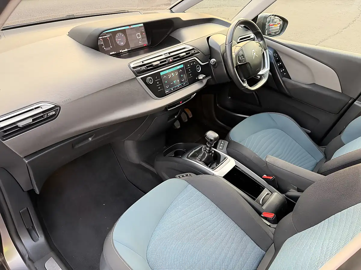 Used 2019 Citroen Grand C4 Spacetourer Feel Grey - Interior and Exterior details 10